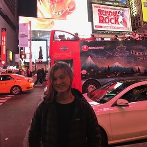 Meet your Posher, Clair